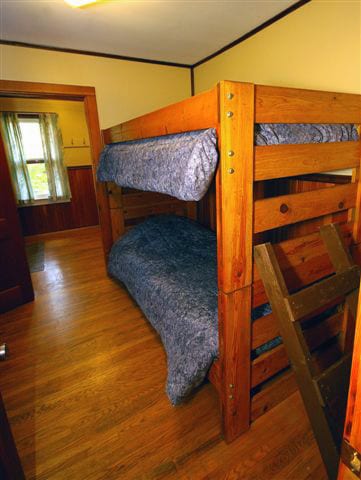 Beechwood bedroom with bunkbed