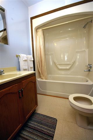 Fairview bathroom with shower/tub combo.
