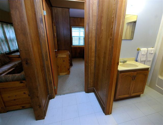 Hillcrest cottage bathroom and hallway.