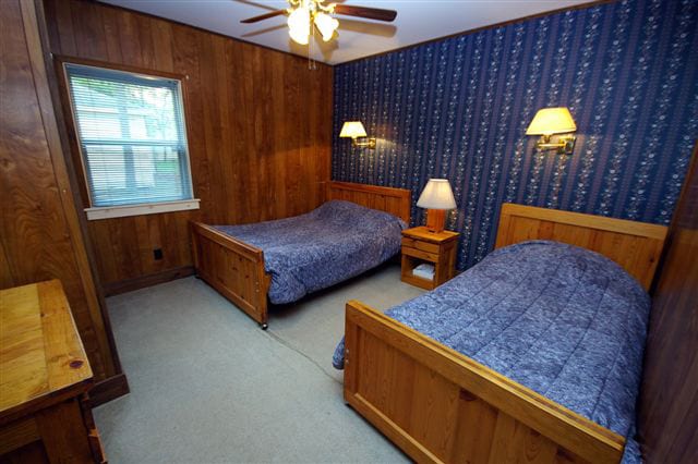 Hillcrest cottage bedroom.
