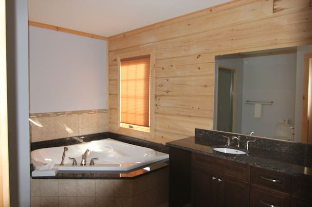 Lennox bathroom with air jet bath.