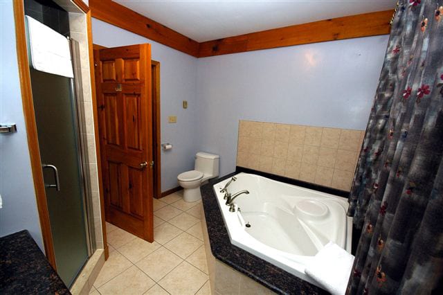 Stormont bathroom with air jet tub